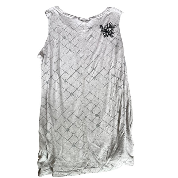 Rock and Republic Gray Grunge Punk Y2K Gothic Skull Print Tattoo Style Tank Top - Picture 4 of 7